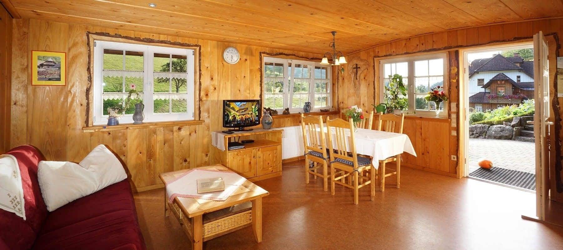 Apartamento vacacional entero, Apartamento de vacaciones para 5 personas con jardín in Oberharmersbach, Selva Negra Central