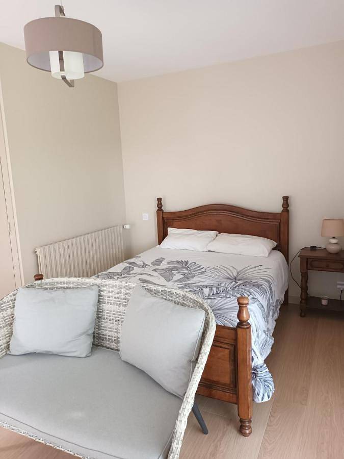 Gîte pour 4 personnes, avec terrasse et jardin à Saint-Léger-les-Vignes - 2