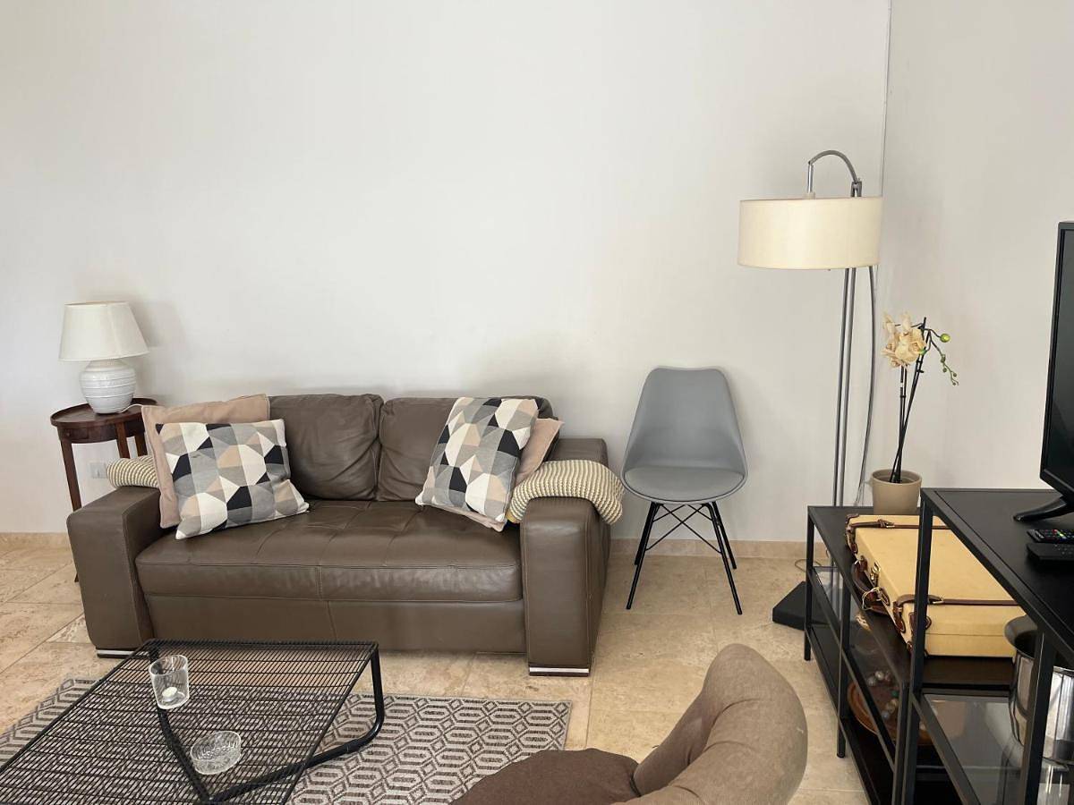 Two-Bedroom House in Colombes, Hauts-de-Seine