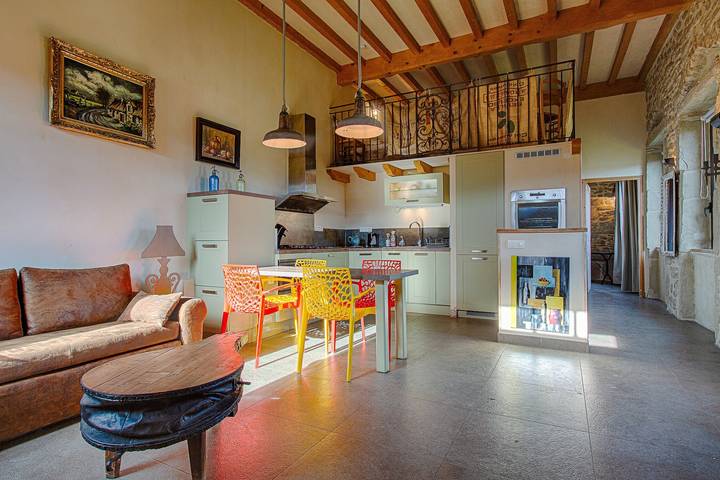Casa de vacaciones 'Petit Gte De La Renaissante' con terraza privada, Wi-Fi y aire acondicionado in Peyrins, Región de Valence