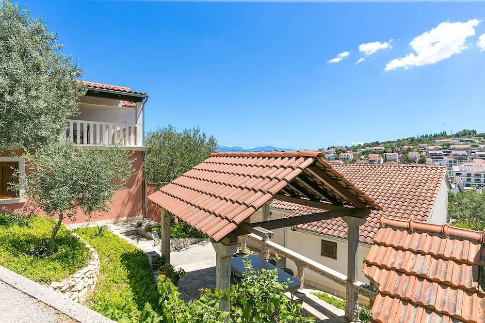Ganze Wohnung, 2-Zimmer-Ferienwohnung mit Terrasse und Meerblick Sutivan, Brac in Sutivan, Brac