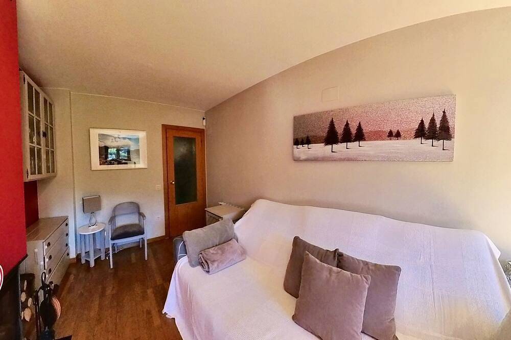 Entire apartment, Sanvi viewpoint - tucasaenlospirineos in Escarrilla, Sallent de Gállego