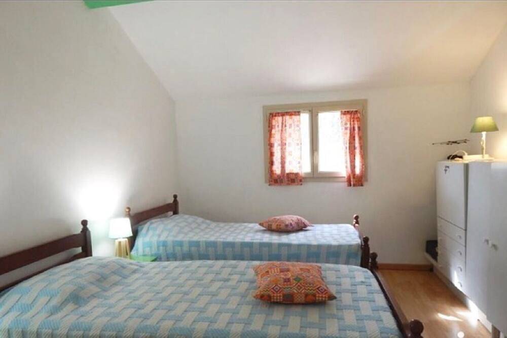 Villa junto al mar con terraza y jardín. in Penta-di-Casinca, Región de Corte