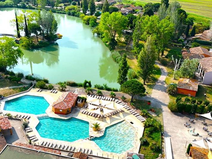 Camping pour 5 personnes, avec Terrasse et Bassin pour enfant