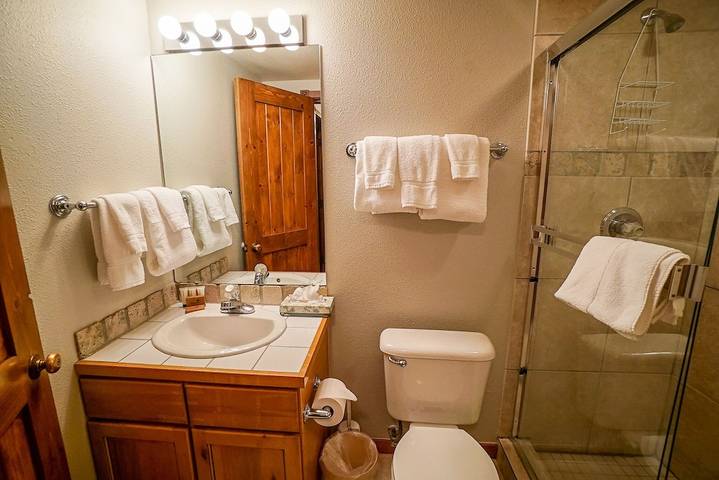 Vacation home for 8 people, with hot tub and pool as well as terrace in Breckenridge