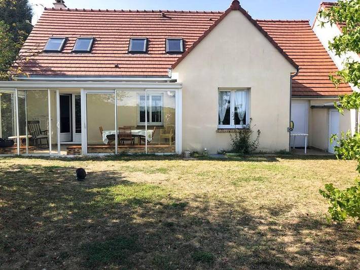 Location de vacances pour 8 personnes, avec Terrasse ainsi que Jardin et Vue à Champcueil