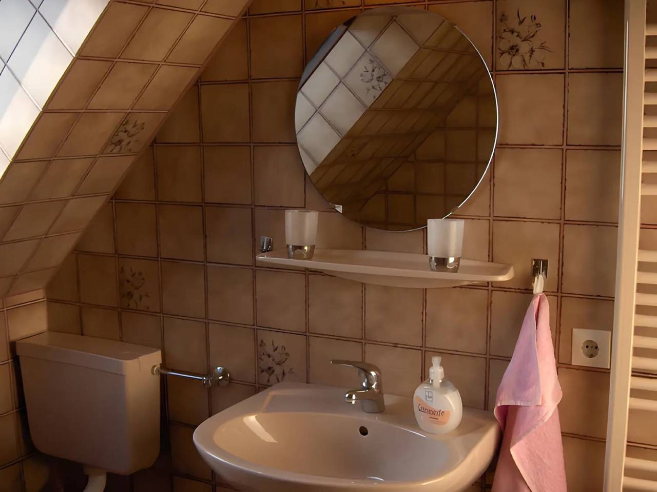 Ganze Wohnung, Ferienwohnung 'Nordseeblick' mit Meerblick, privater Terrasse und Wi-Fi in Langeneß, Halligen