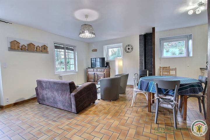 Gîte pour 5 personnes, avec jardin et terrasse à Hénanbihen - 4