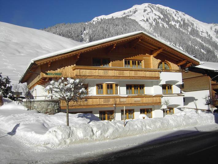 Bauernhof für 4 Personen, mit Balkon und Terrasse sowie Garten und Ausblick im Lechtal