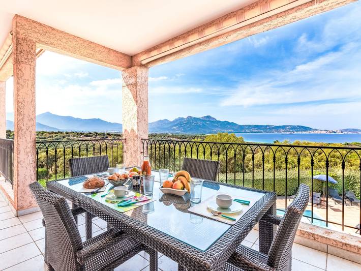 Gîte pour 6 personnes à Lumio