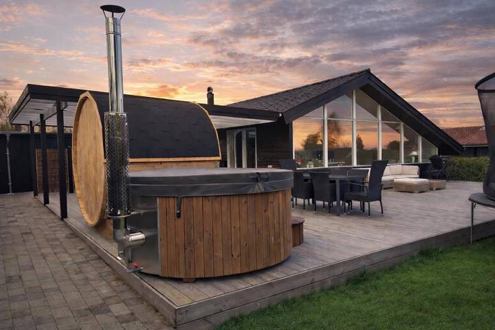 Ferienhaus für 10 Personen, mit Garten und Sauna sowie Whirlpool