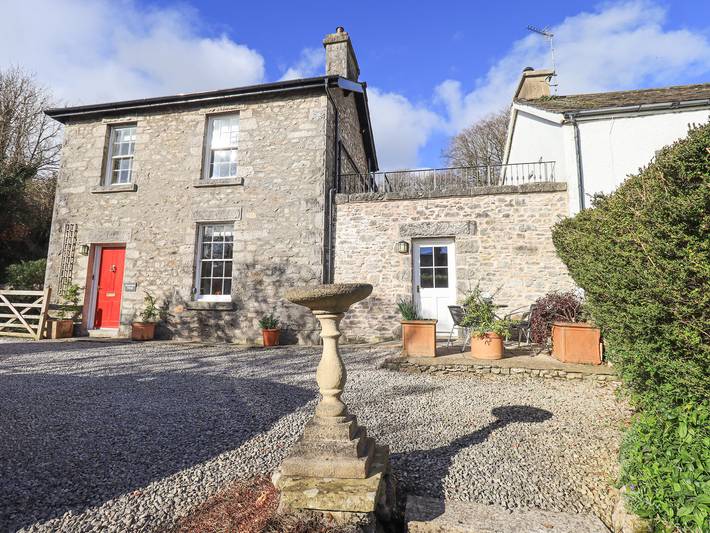 Cottage for 6 people, with Terrace and Garden in Grange-over-Sands