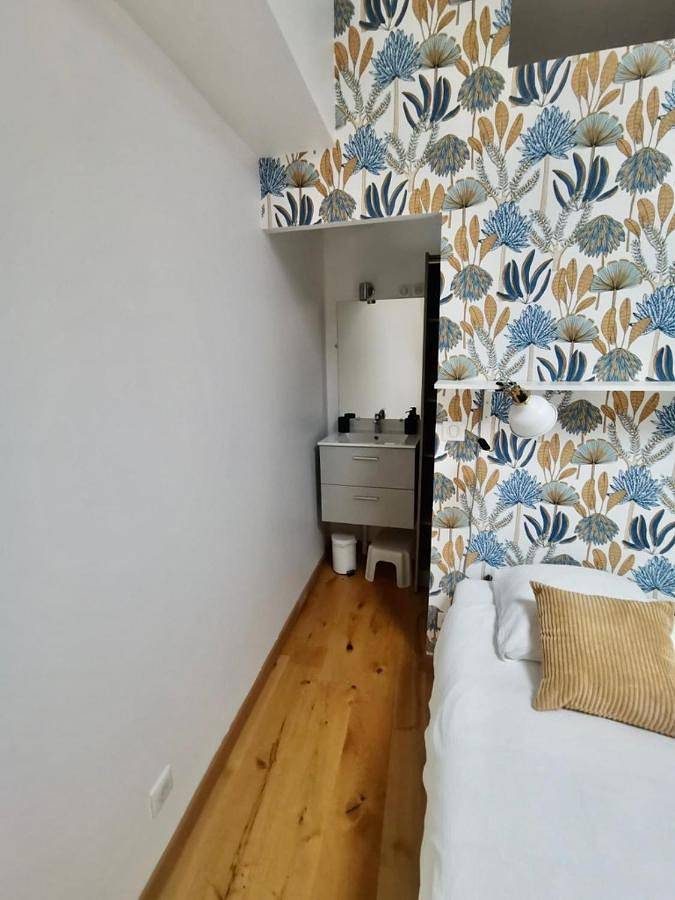 Location de vacances pour 2 personnes, avec jardin ainsi que piscine et vue dans Sauveterre-Saint-Denis - 2