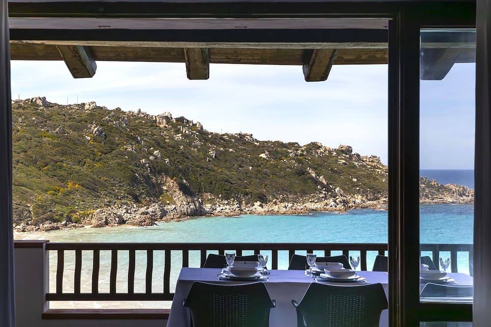 Villa sulla spiaggia (pieds dans l'eau) in Santa Teresa di Gallura, Santa Teresa Gallura