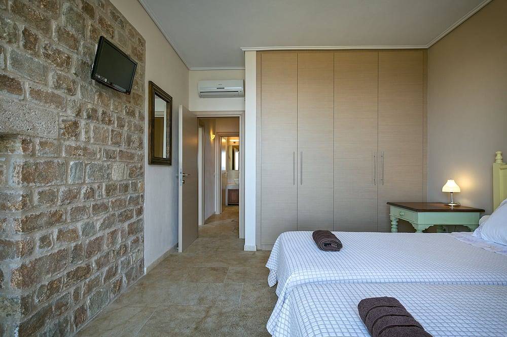 Villas With Private Pool And Amazing Sea View close to Skiathos Town - Olivia 2 in Kalyvia, Sporadi