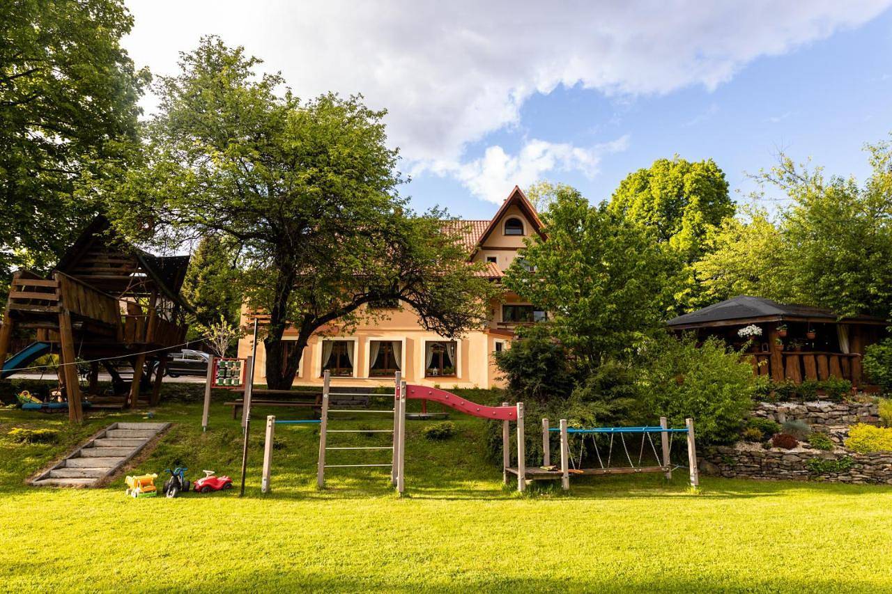 King Room with Balcony in Ustrzyki Dolne, Karpaty (Polska)