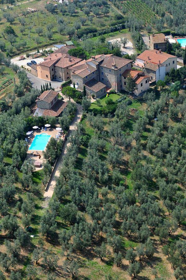 Rustico per 3 persone, con Terrazza e Idromassaggio nonché Giardino e Piscina a Vinci