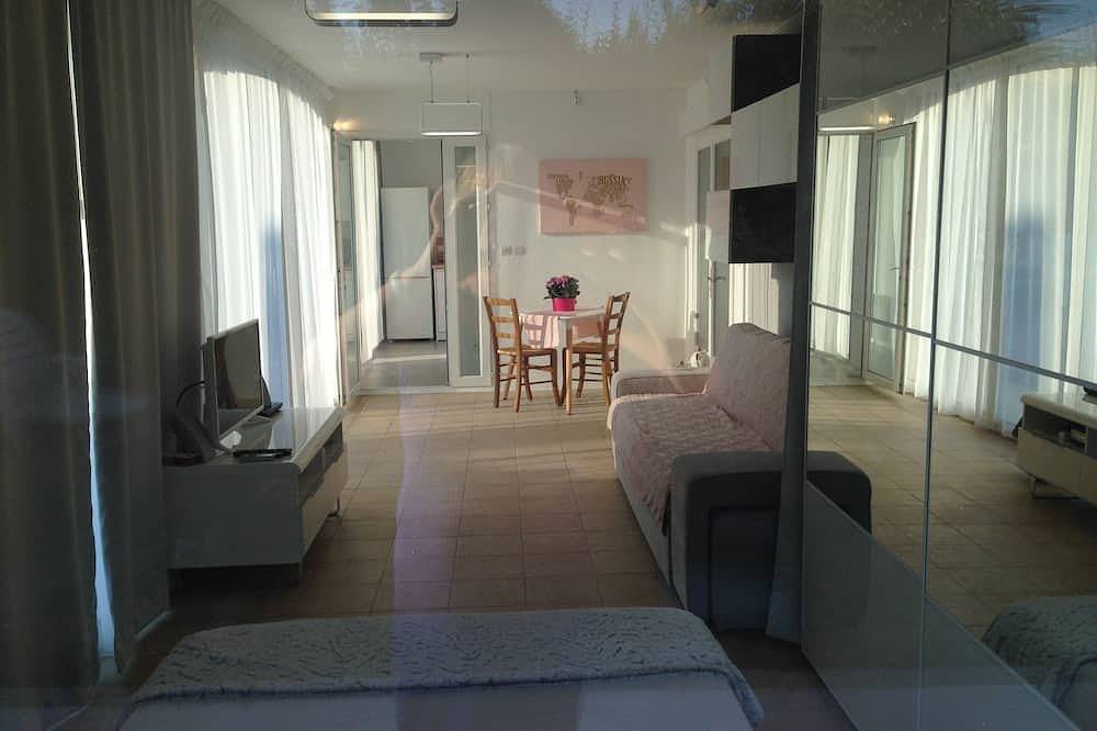 Appartement entier, T2 Montpellier  10 min plages Piscine chauffée mai→octobre Quartier résidentiel in Saint-Jean-de-Védas, Côte méditerranéenne (France)