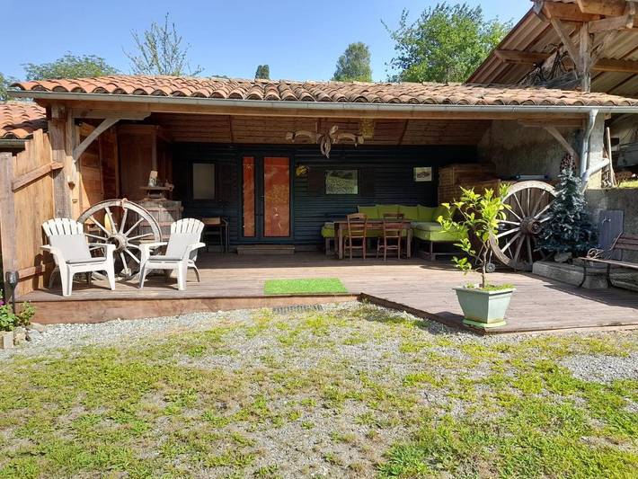 Gîte pour 2 personnes, avec sauna ainsi que vue et terrasse dans Saleich