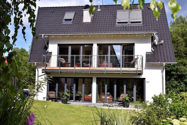 Geheel appartement, Appartement 'Ferienwohnung Drossel D, 50m²' met bergzicht, gedeeld terras en wifi in Lennestadt, Sauerland