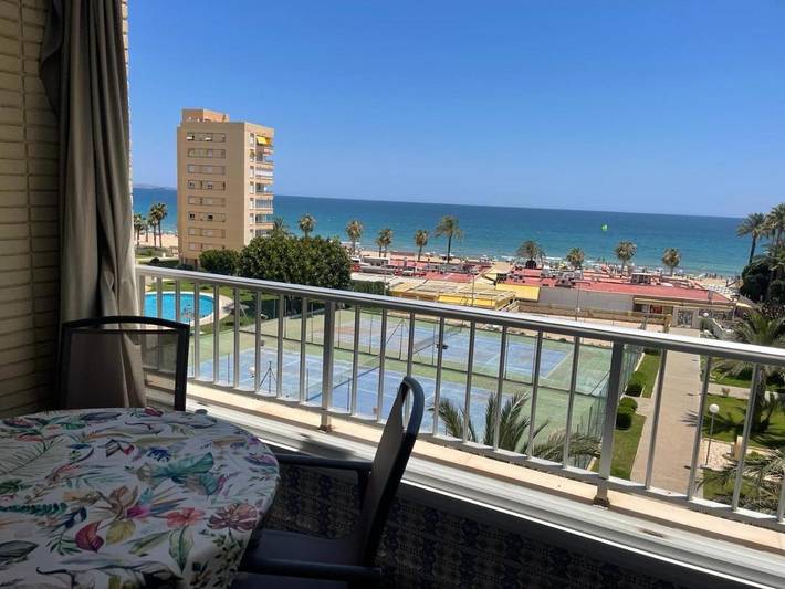 Apartamento para 5 personas, con Balcón y Terraza además de Jardín y Piscina en Urbanova