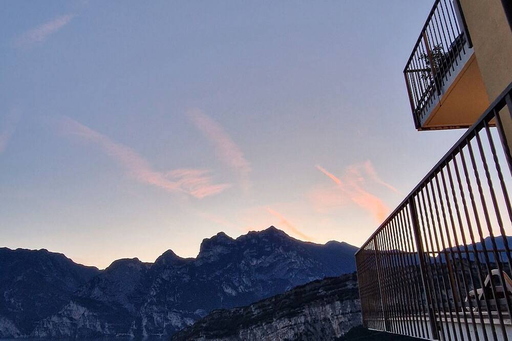 Apartamento entero, Eagle's Nest Apartments - App. Sparrow - Garda Lake View in Nago-Torbole, Montañas Garda