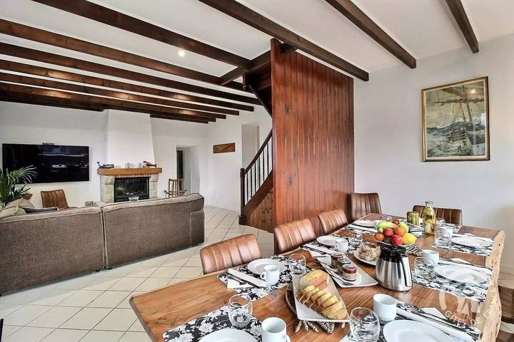 Gîte pour 10 personnes, avec jardin dans Plage Tourony - 4