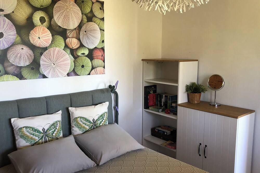 The Pinecabin, a sweet little house surrounded by pine trees and cute squirrels! in Vourvourou, Sithonia Halbinsel