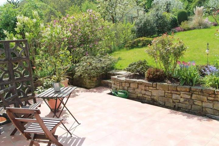 Ferienwohnung für 5 Personen, mit Terrasse und Garten sowie Ausblick in Bonn
