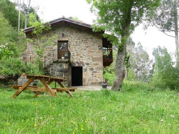 Casa rural para 9 personas, con jardín y vistas en Valle del Miera