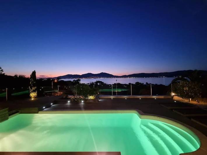 Villa pour 10 personnes, avec vue ainsi que jardin et piscine dans Porticcio