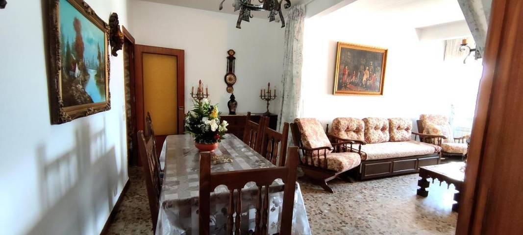 Gîte pour 4 personnes, avec Balcon et Terrasse ainsi que Jardin et Piscine à San Esteban del Valle