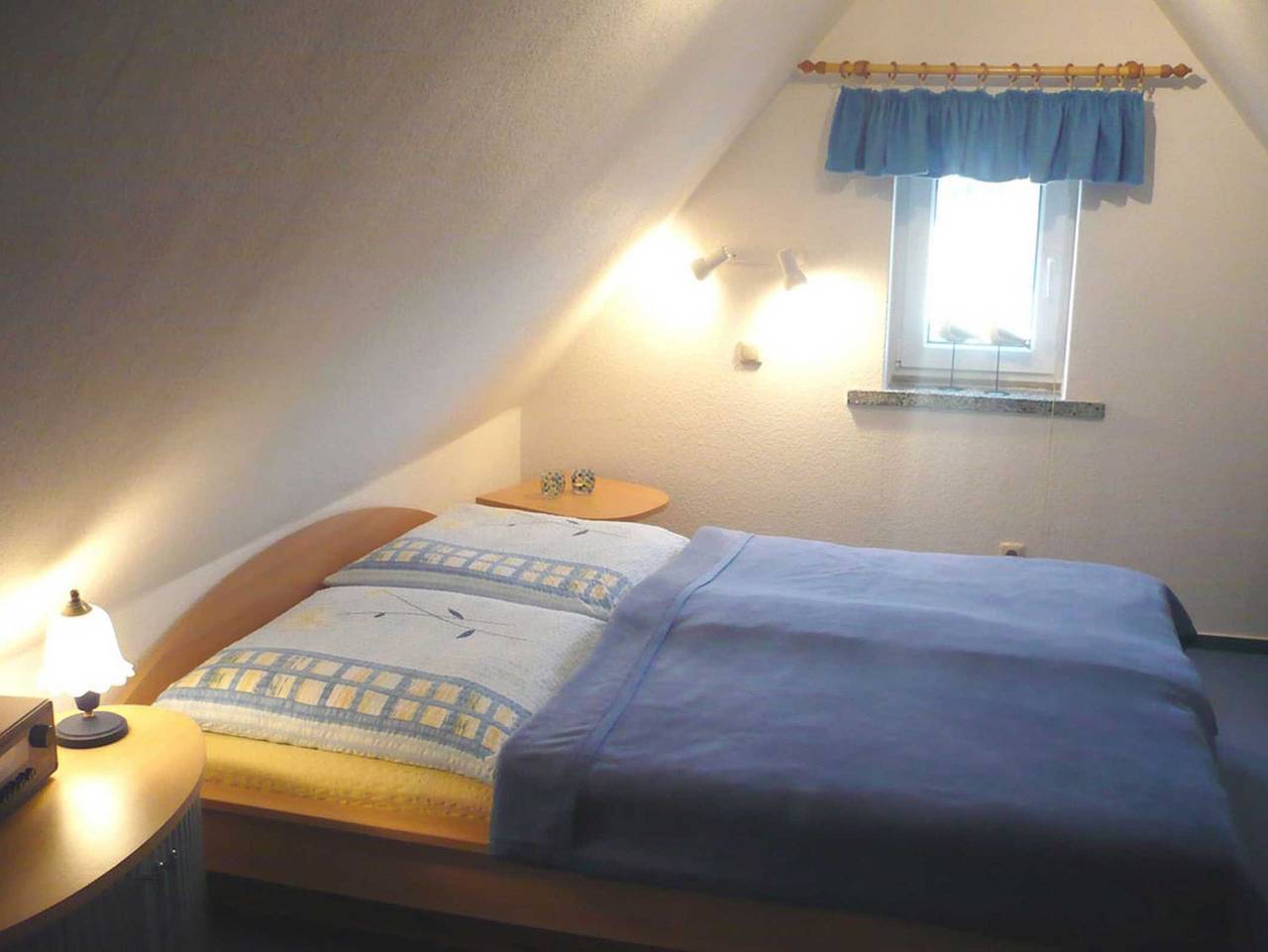 Ganze Ferienwohnung, Egons Hüsing - Ferienwohnung 2 (Treppe) in Neuendorf Insel Hiddensee, Hiddensee