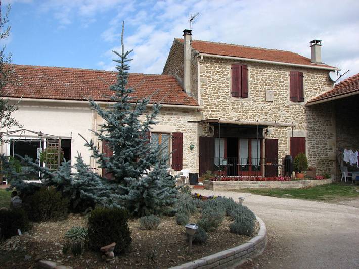 Studio pour 4 personnes, avec piscine ainsi que jardin et terrasse