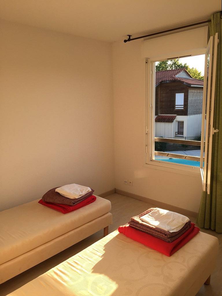 Appartement de vacances entier, Charmant appartement familial pour 4 personnes avec piscine bord lac d'Aureilhan in Aureilhan, Côte d’Argent