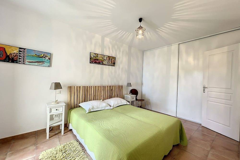 Villa avec piscine, climatisée, vue mer , proche village et plage in Monticello, Région de Calvi