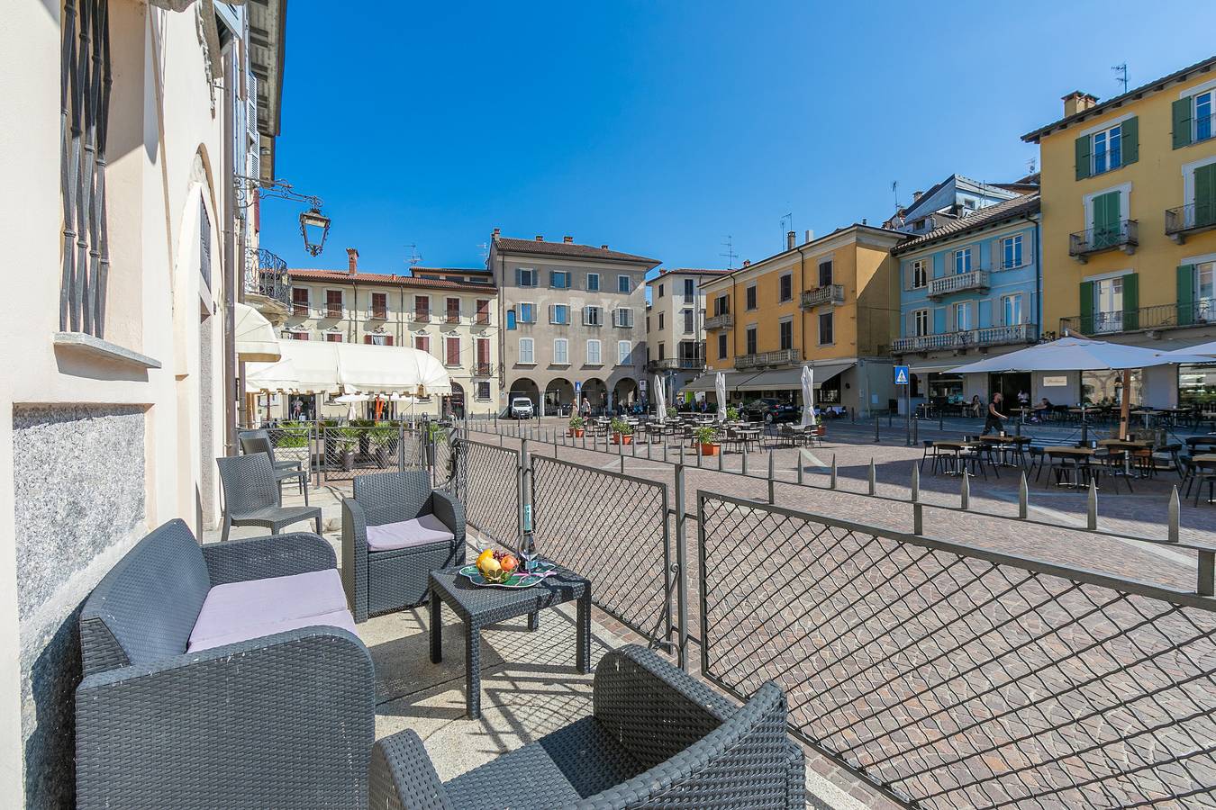 Ganze Wohnung, Ferienwohnung für 4 Personen mit Seeblick in Arona (Lago Maggiore), Arona Gemeinde
