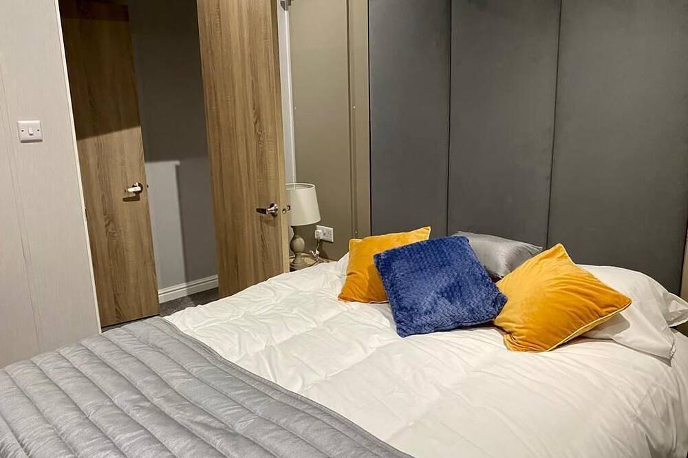 New lodge holiday lodge. Use facilities onsite. Dog friendly. Beaches close by in Newquay, Cornwall