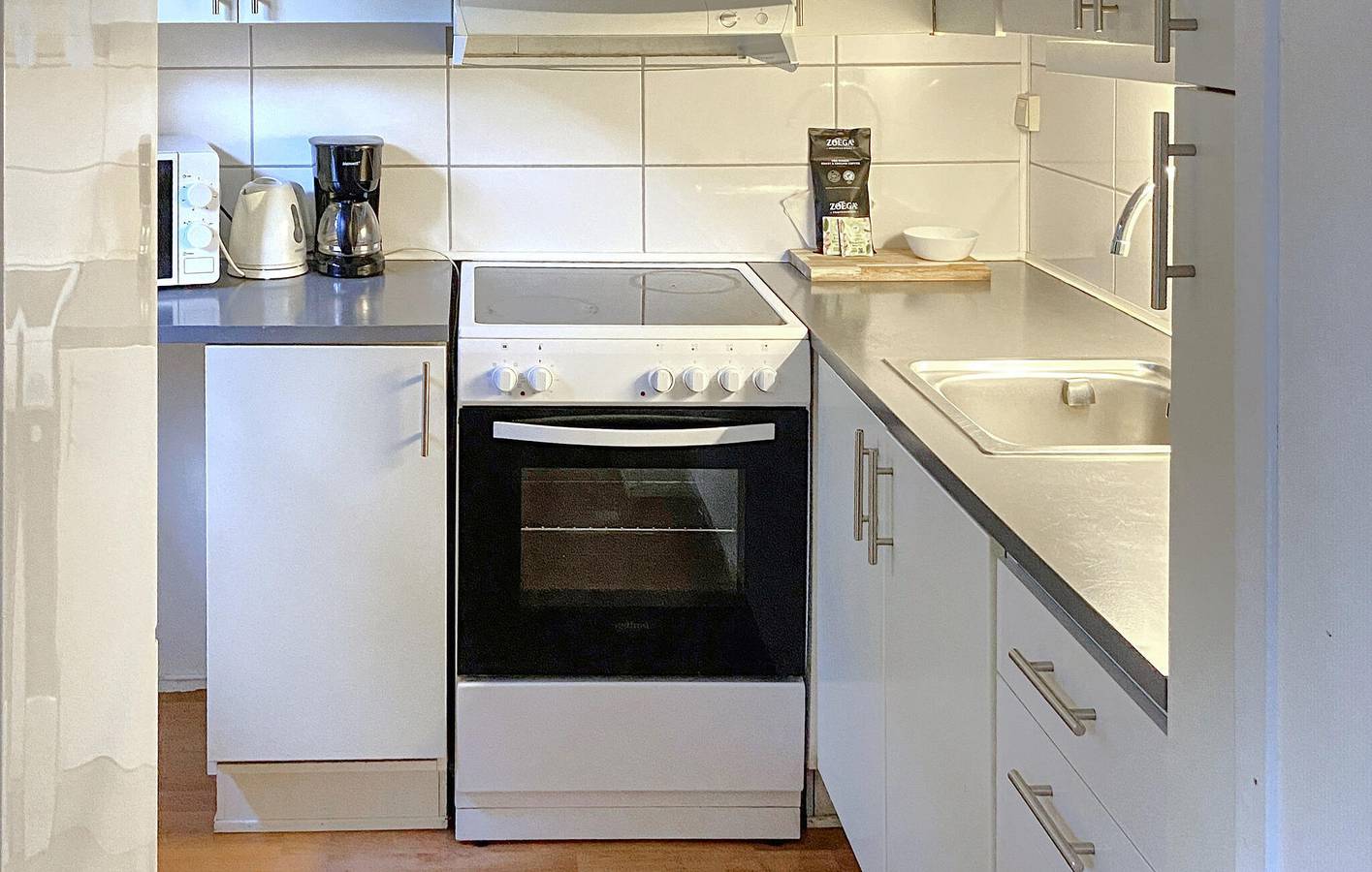 Ganze Ferienwohnung, Ferienwohnung für 6 Personen mit Pool in Norra Västkusten