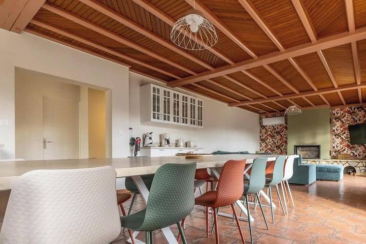 Location de vacances pour 14 personnes, avec jardin à Champeix