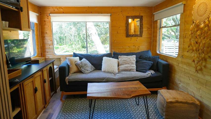 Parc de vacances pour 4 personnes, avec terrasse et piscine ainsi que jacuzzi et jardin, animaux acceptés à Aurons - 3