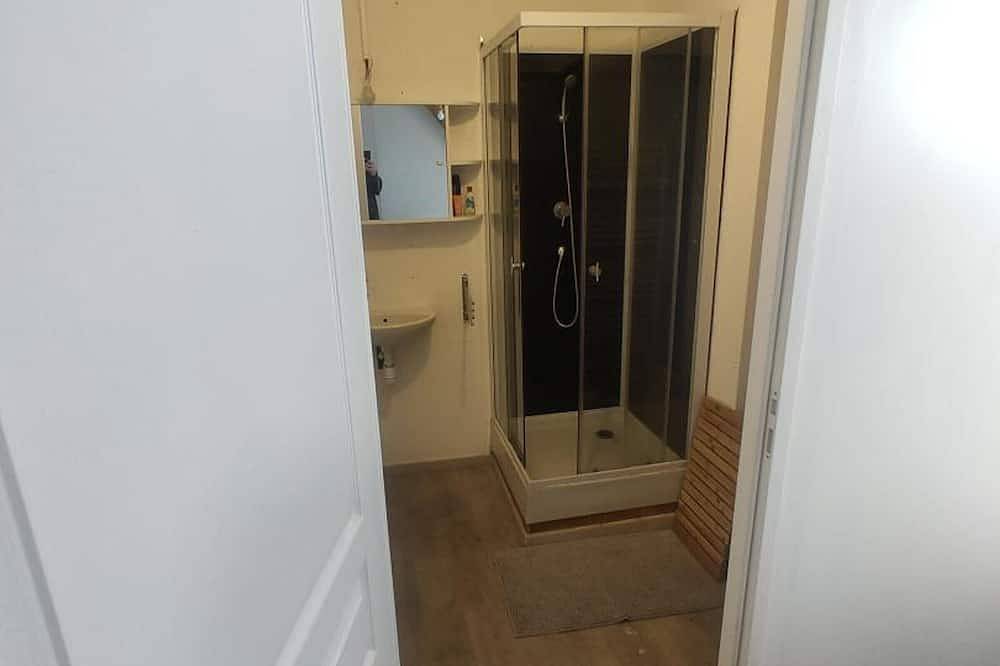 Gîte Campagnard avec Wifi et Animaux Acceptés in Saint-Bonnet-de-Four, Région de Montluçon