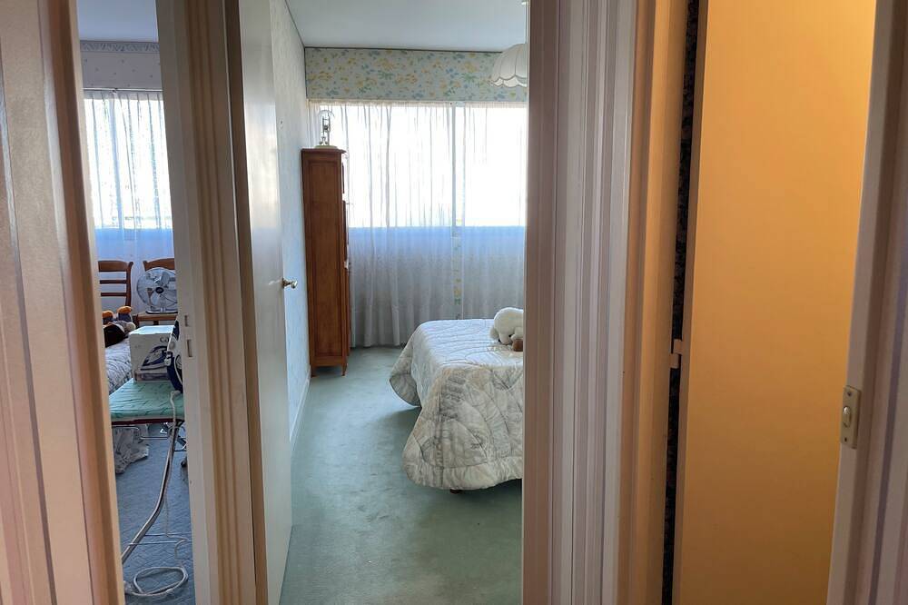 Entire apartment, Charming apartment Near Downtown Rueil. 20 minutes from La Défense, 45 minutes from Paris in Rueil-Malmaison, Hauts-de-Seine