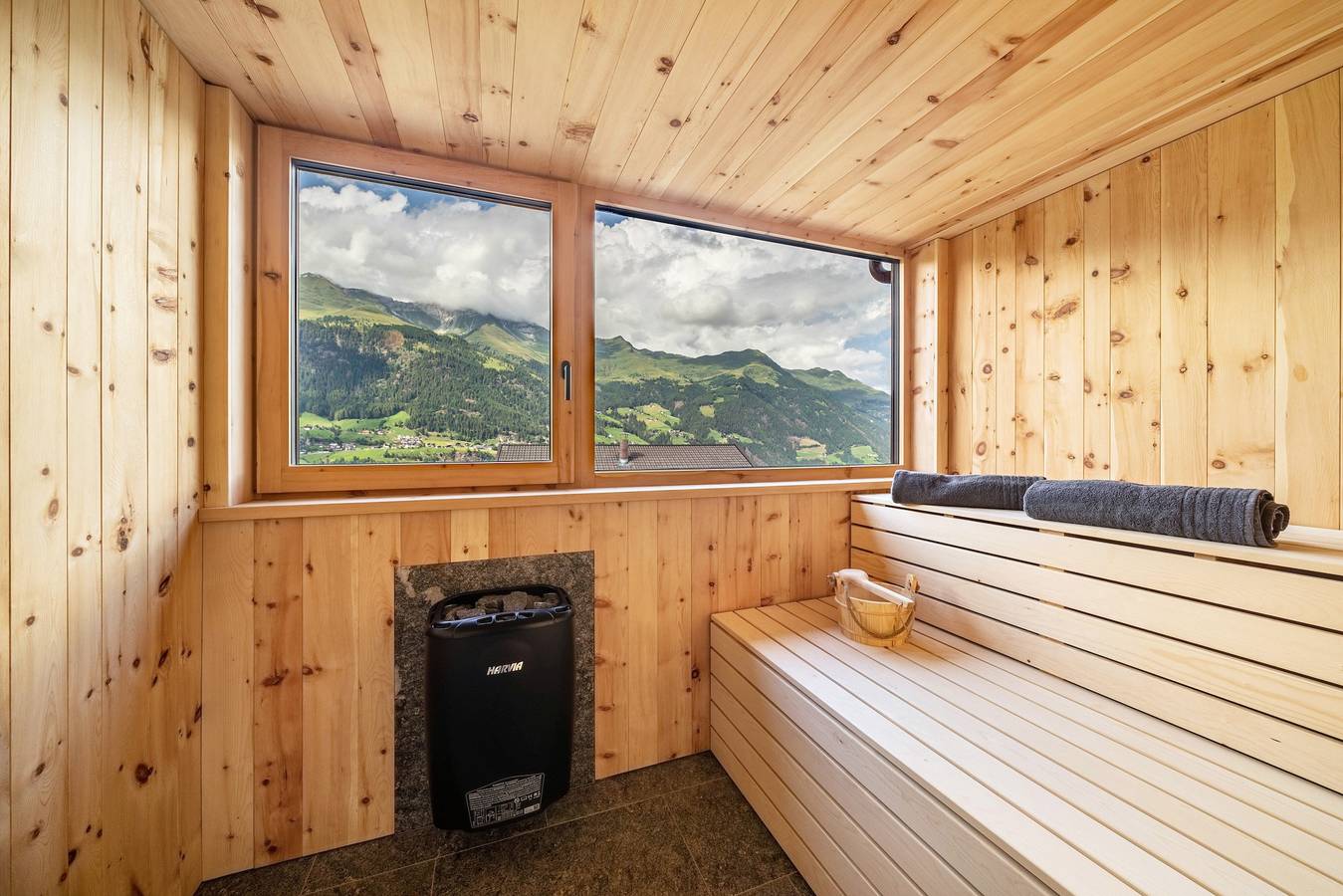 Ganze Wohnung, Ferienwohnung 'Mucher Jakob' mit Bergblick, privater Terrasse und Wlan in Ulfas, Moos in Passeier