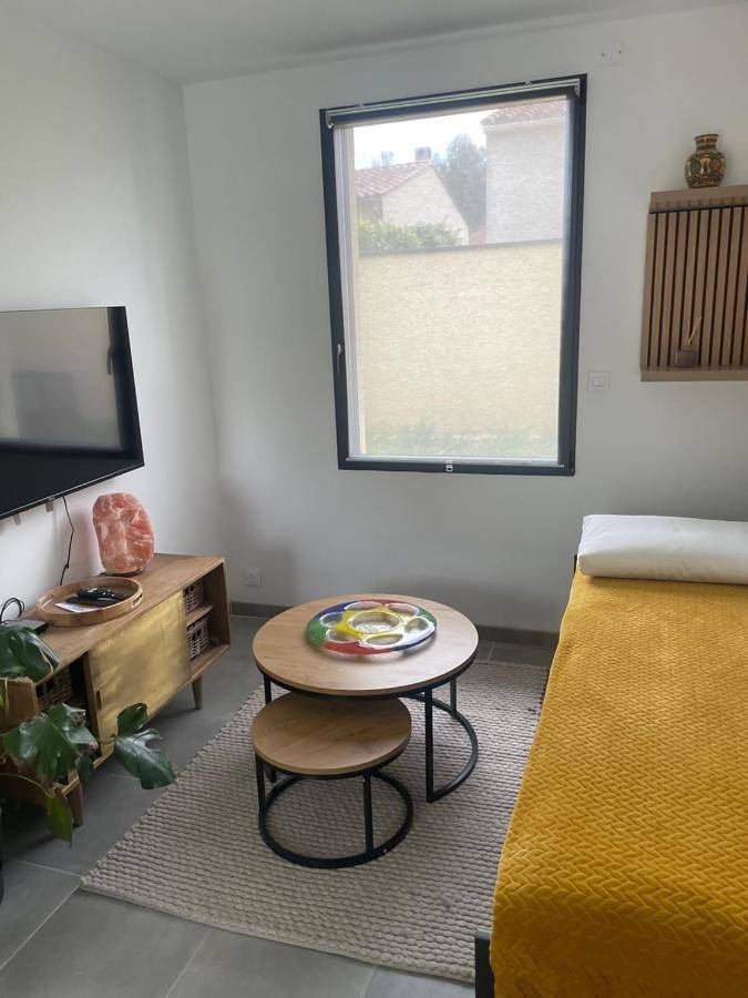 Location de vacances pour 3 personnes, avec piscine et jardin à Malemort-du-Comtat - 4