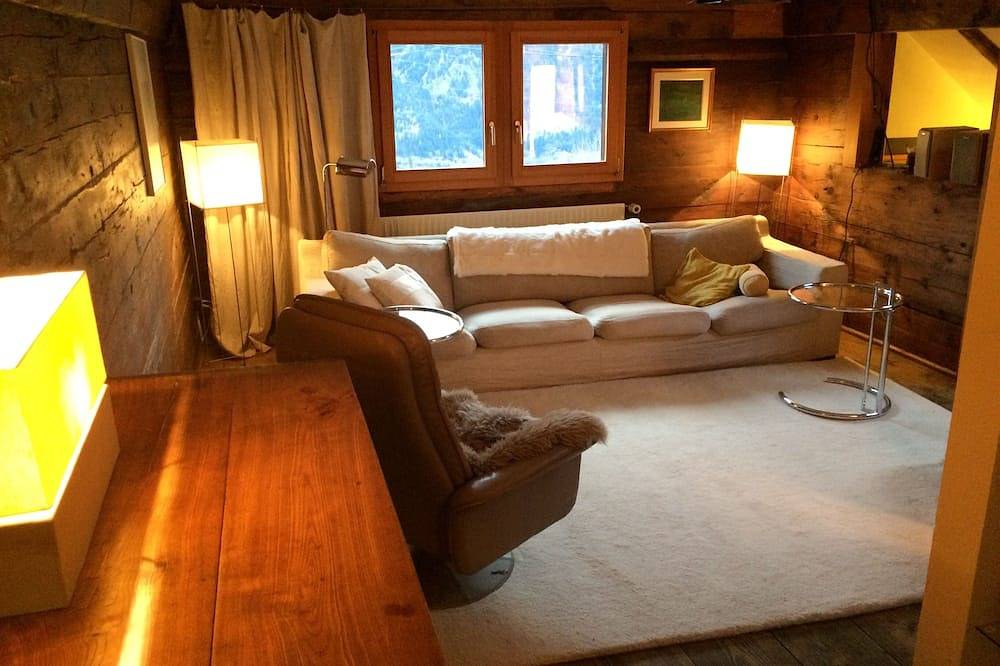Cosy home with fully equipped kitchen in the Swiss Alps in Faido, Lepontinische Alpen
