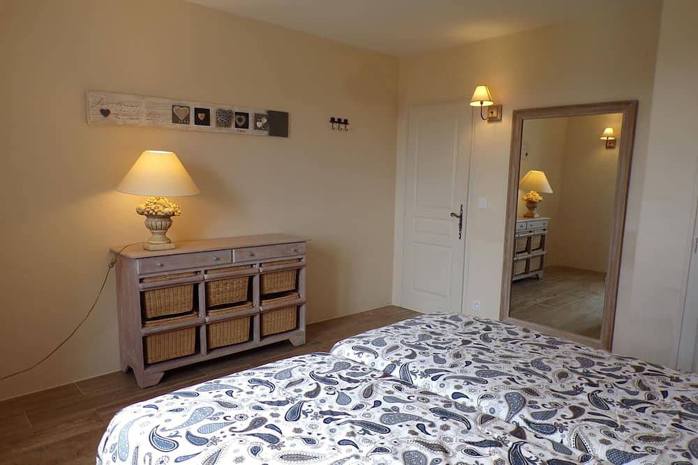 Villa Lou Coulabio - Stay in Provence with Private Pool and Panoramic View in Tourtour, Region de Draguignan