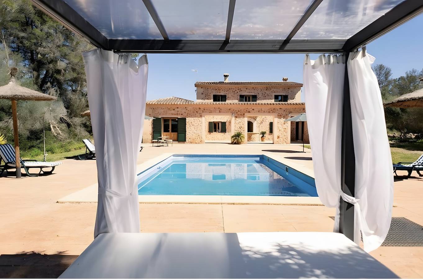 Exclusiva villa en Mallorca para 12 personas: Piscina, jardín y jacuzzi in Sancellas, Interior de Mallorca