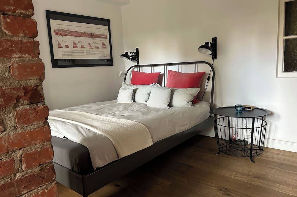 Entire apartment, Apartment in the Geteviertel - close to the city, trade fair, university, stadium and Weser cycle path in Bremen, Bremen State