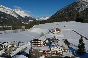 Hotel voor 4 Personen in Lechtal Alps, Bach, Afbeelding 1